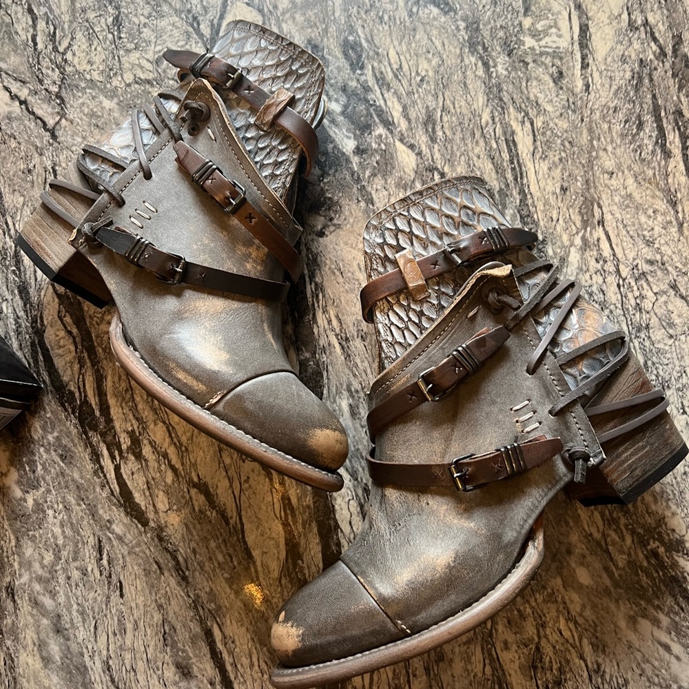 Freebird crue boots size 9
